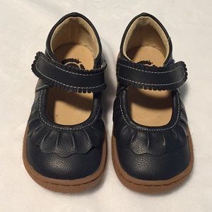 Livie & Luca Ruche in navy blue